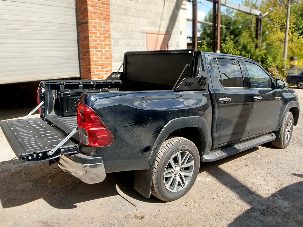 Дуга широкая с защитой стекла HAL PRO HILUX 8 REVO