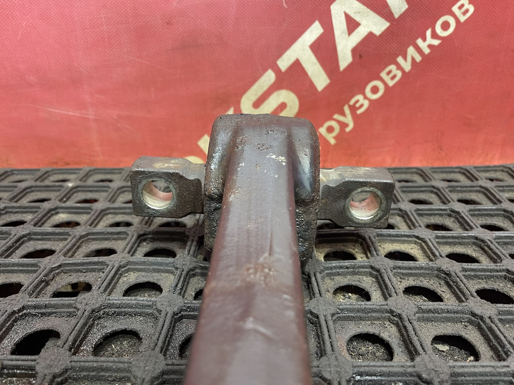 Тяга реактивная задняя