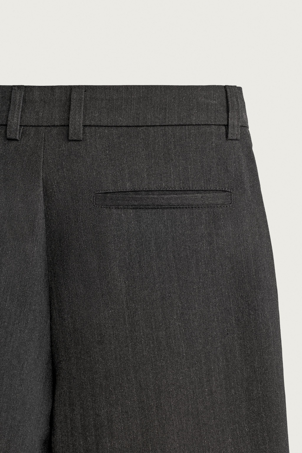 БРЮКИ RELAXED FIT СО СКЛАДКАМИ — ZARA · 6861/616
