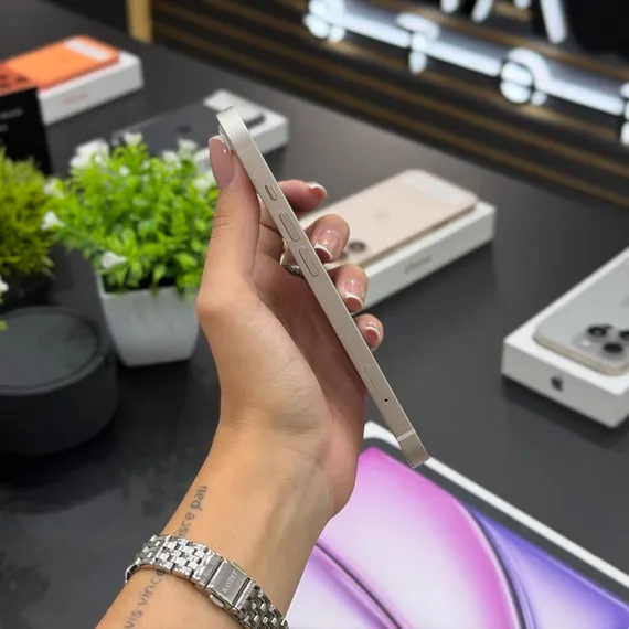 Б/У Телефон Apple iPhone 13 128Gb White 86% (K23NWWNNY4)