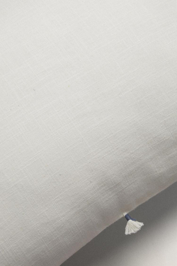 ZARA HOME ЧЕХОЛ ДЛЯ ДЕКОРАТИВНОЙ ПОДУШКИ С КИСТОЧКАМИ, ЭКРЮ