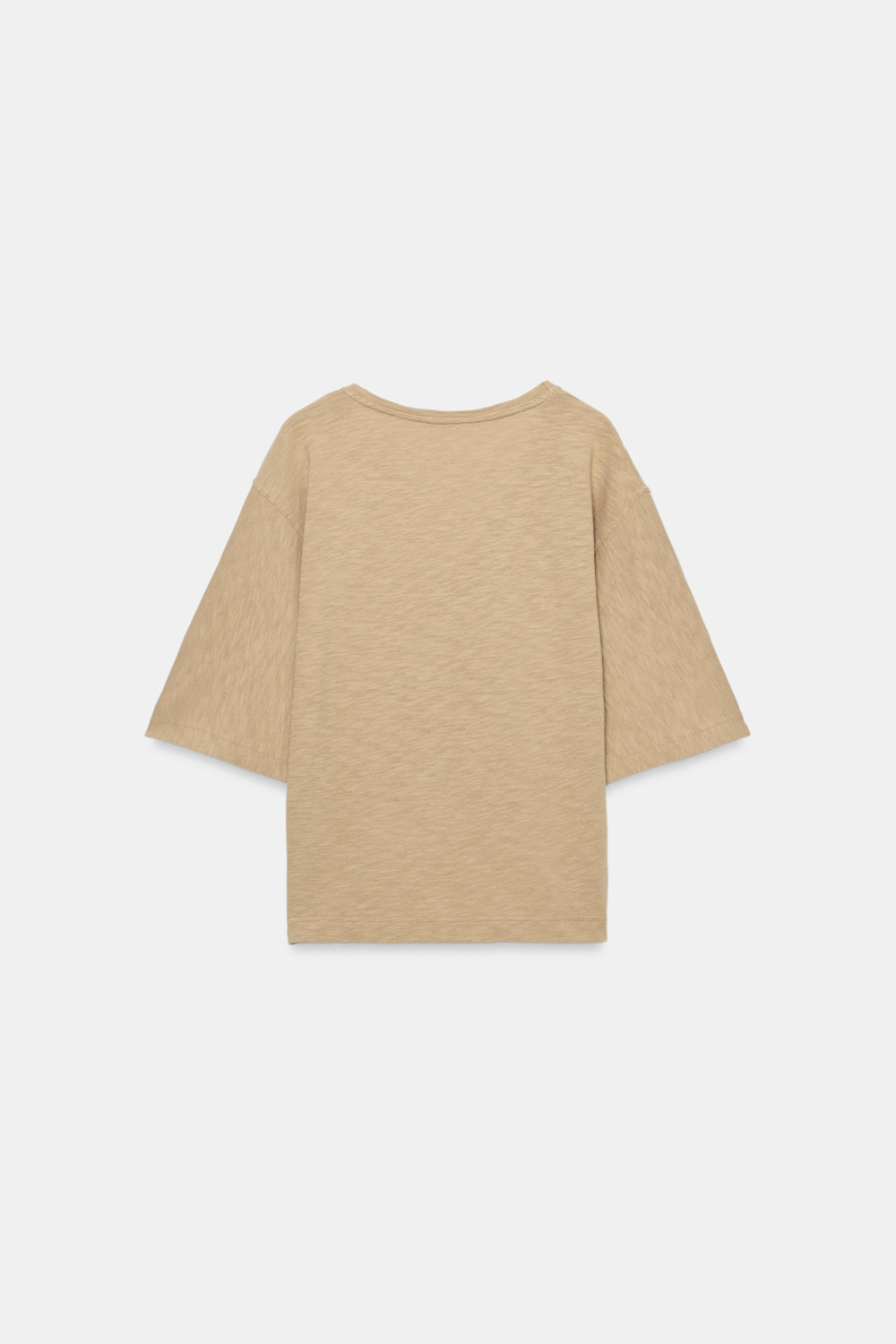 ФУТБОЛКА С V-ОБРАЗНЫМ ВЫРЕЗОМ — ZARA