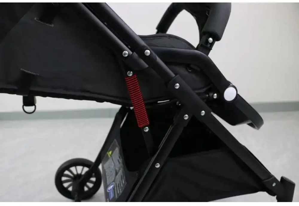 Прогулочная коляска Luxmom V5 / черный