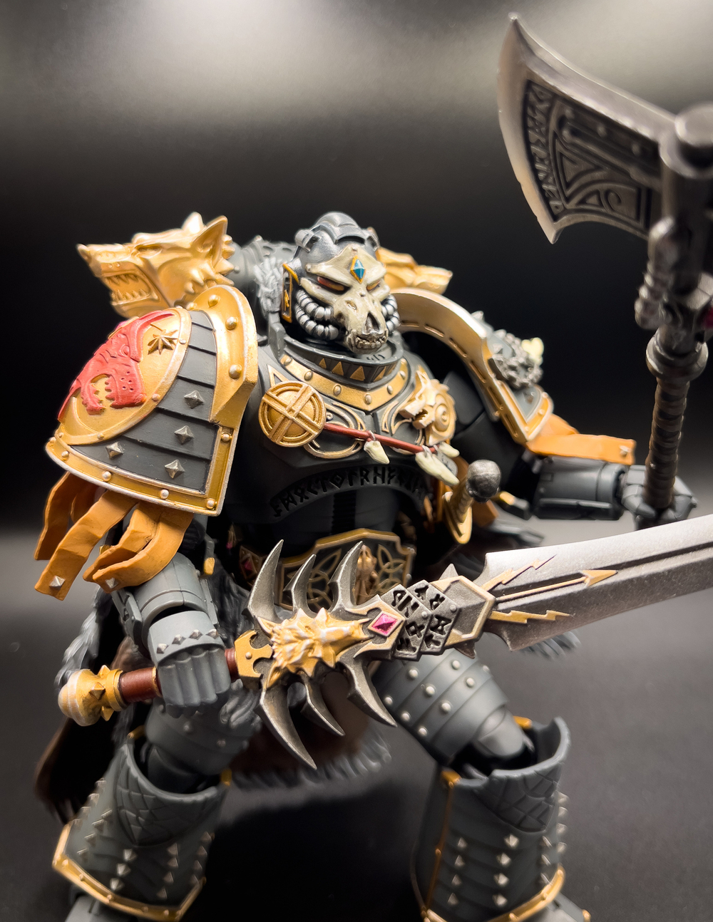 Deathsworn Helmet of Leman Russ
