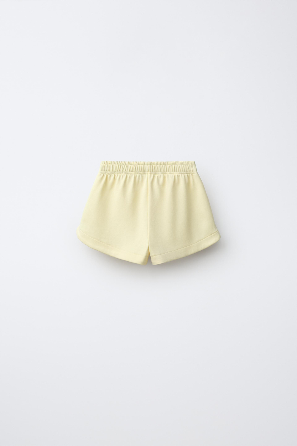 ZARA КОМПЛЕКТ ИЗ ФУТБОЛКИ И ШОРТОВ ИЗ ИНТЕРЛОКА, ЖЕЛТЫЙ