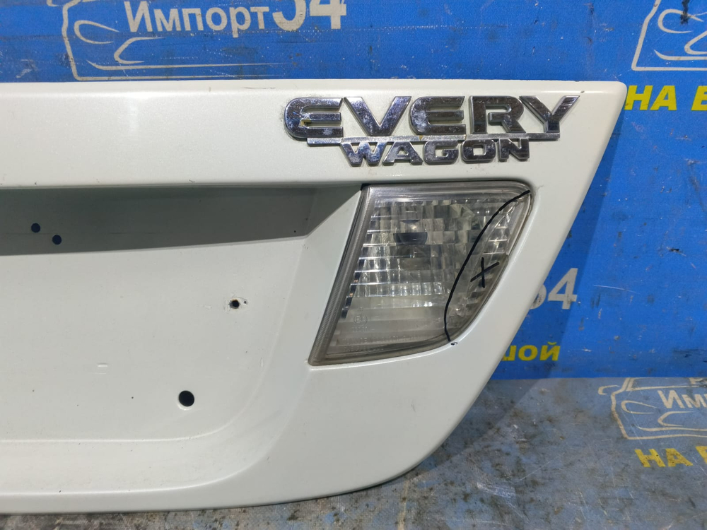 Вставка в багажник центральная SUZUKI AERIO 2001-2007