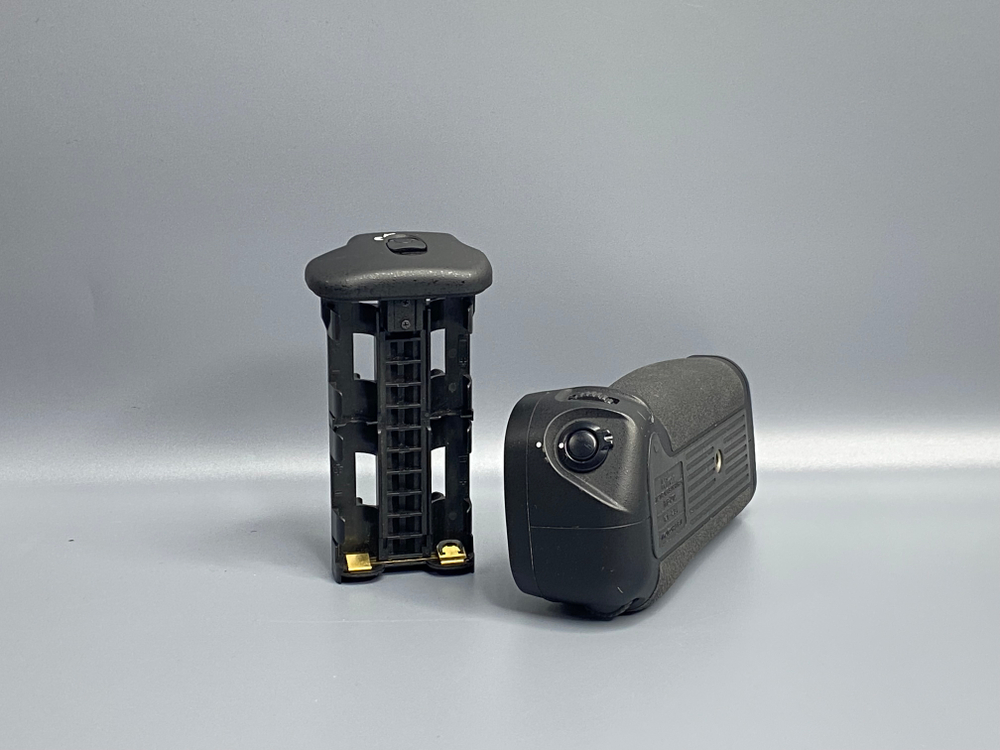 Nikon MB-D10