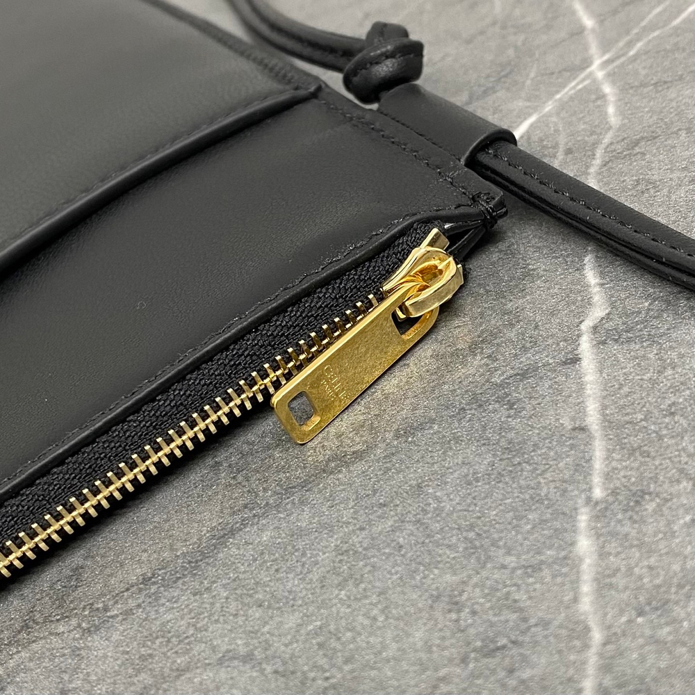 Sharp Pouch