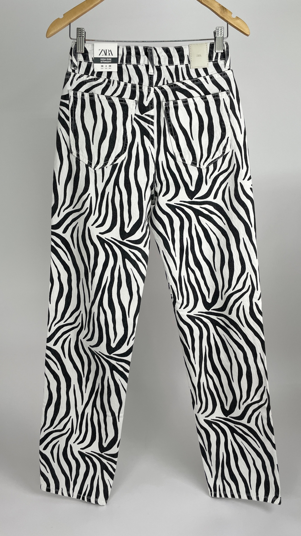 Джинсы Zara