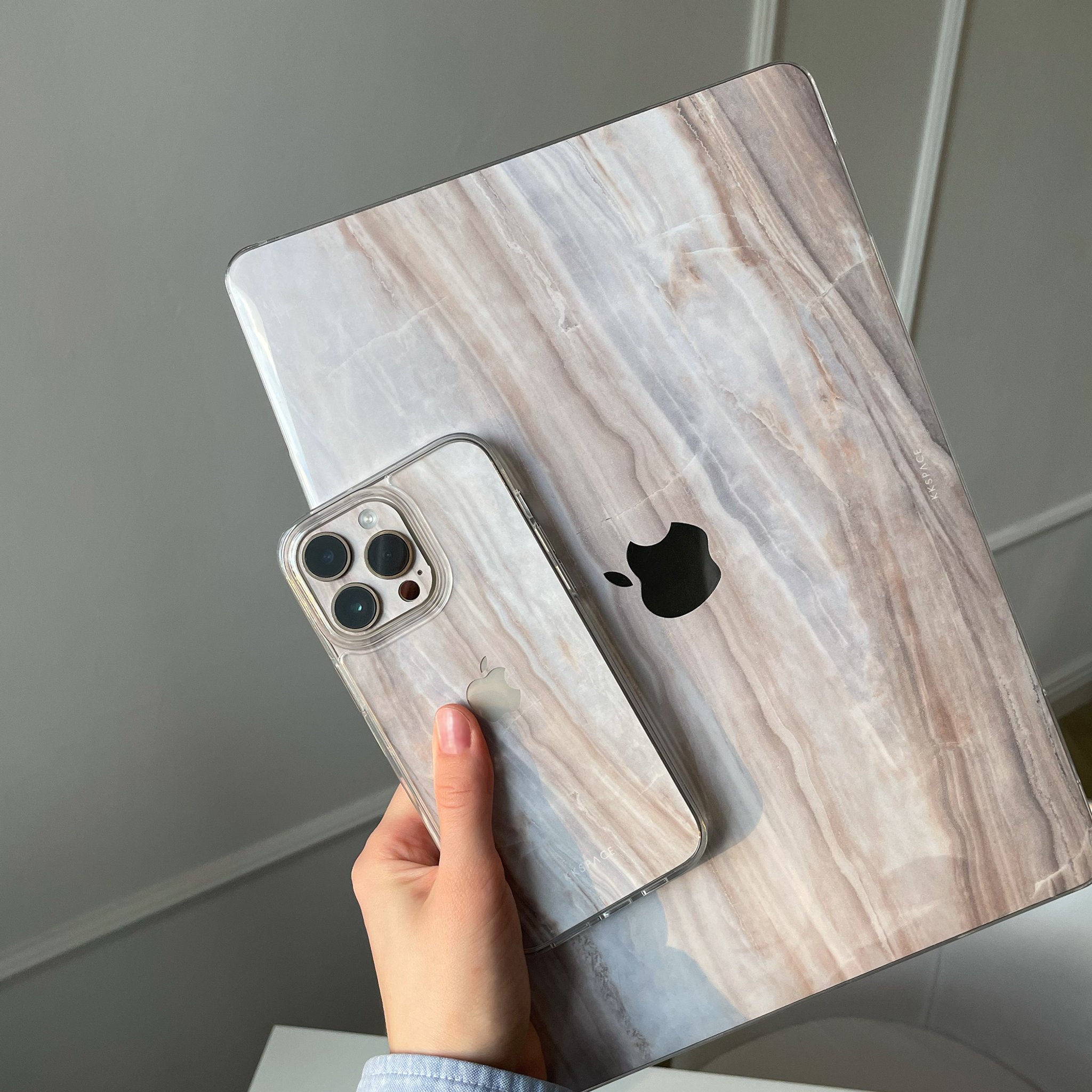 Виниловая наклейка GRAVITY для MacBook