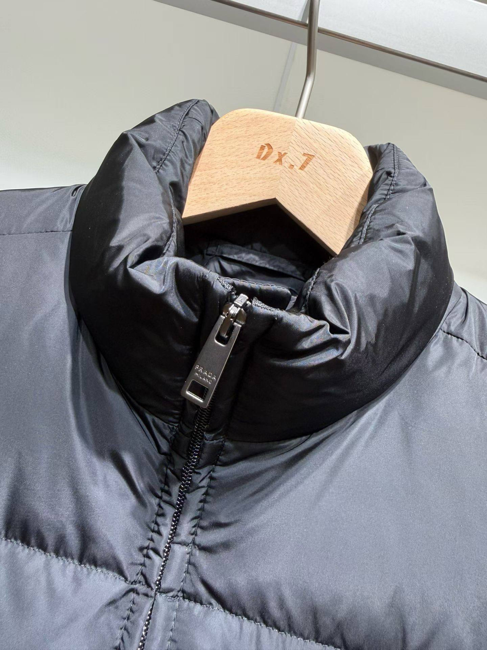 Пуховый жилет Prada