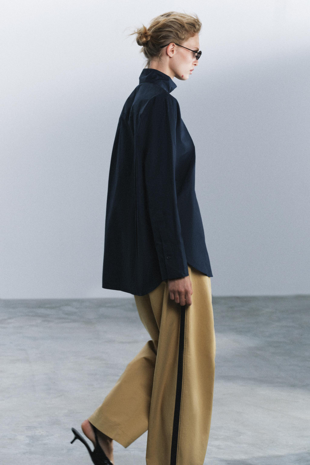 РУБАШКА С ВЫСОКИМ ВОРОТНИКОМ ZW COLLECTION — ZARA