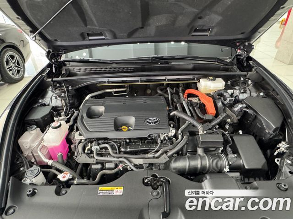 Toyota Crown 2.5 4WD Hybrid — 2024