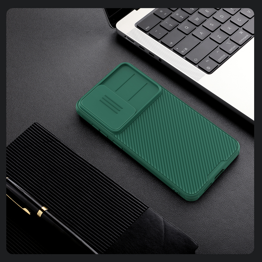Чехол зеленого цвета (Dark Green) с защитной шторкой для камеры от Nillkin на Samsung Galaxy S25+ Плюс, серия CamShield Pro Case