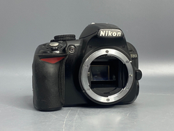 Nikon D3100 отходит отсек SD