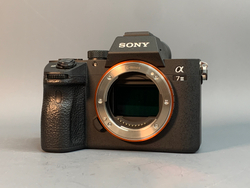 Sony A7 Mark III Kit 28-70/3.5-5.6 OSS 27.000 кадров