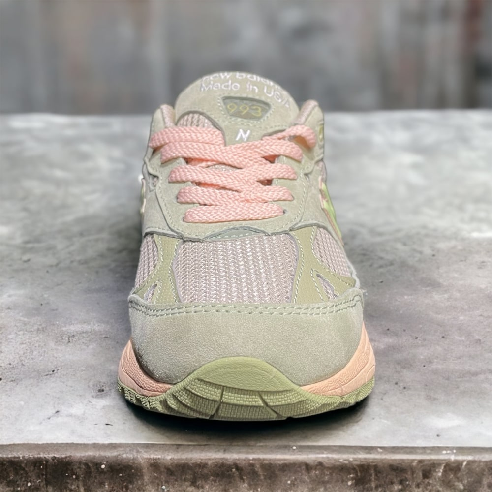 New Balance 993 • Light Green