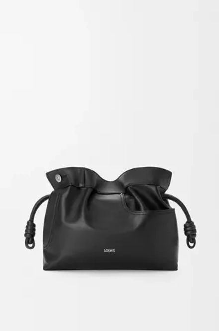 Loewe Сумка-клатч среднего размера Panta Flamenco из блестящей телячьей кожи, черный