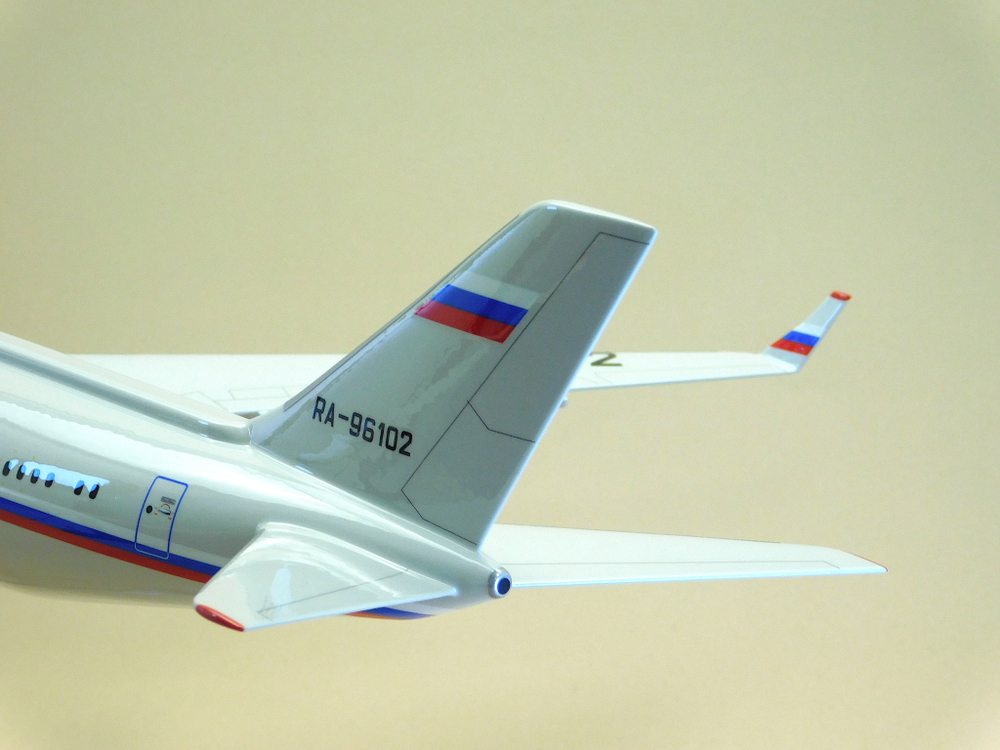 Модель самолета Ил-96-400ПУ (М1:100, СЛО Россия)