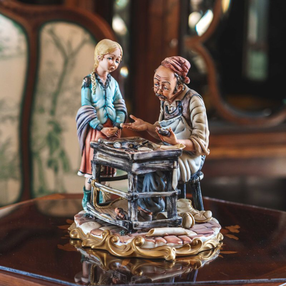 Фарфоровая мануфактура Capodimonte «У сапожника»