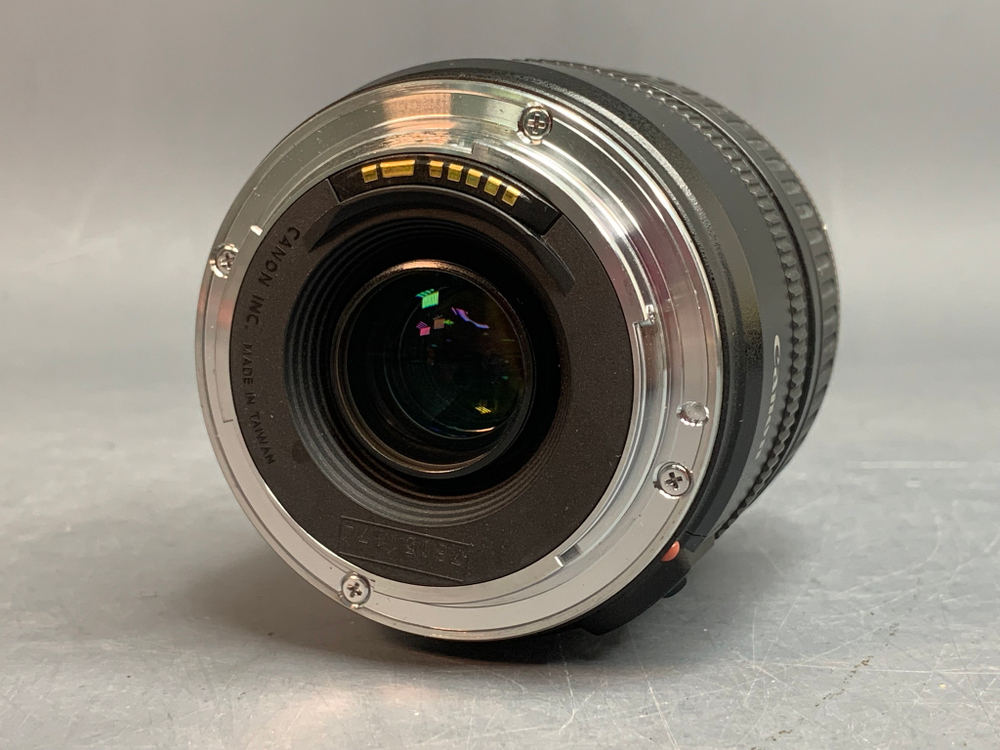 Canon EF 28-105mm 3.5-4.5 II USM скол на ободе