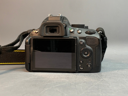 Nikon D5100 Kit 18-55mm 3.5-5.6G VR 2.363 Кадров