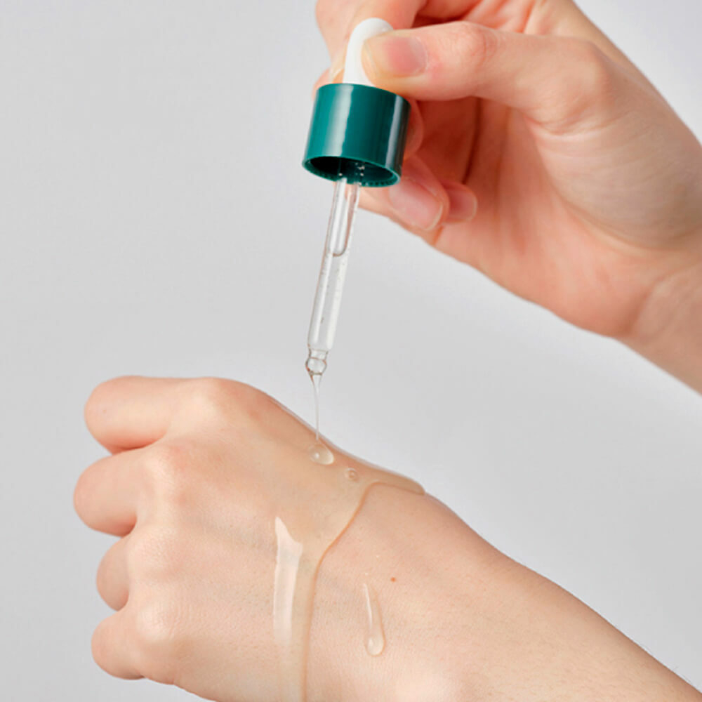Ампула с экстрактами сосны и центеллы для проблемной кожи Round Lab Pine Calming Cica Ampoule