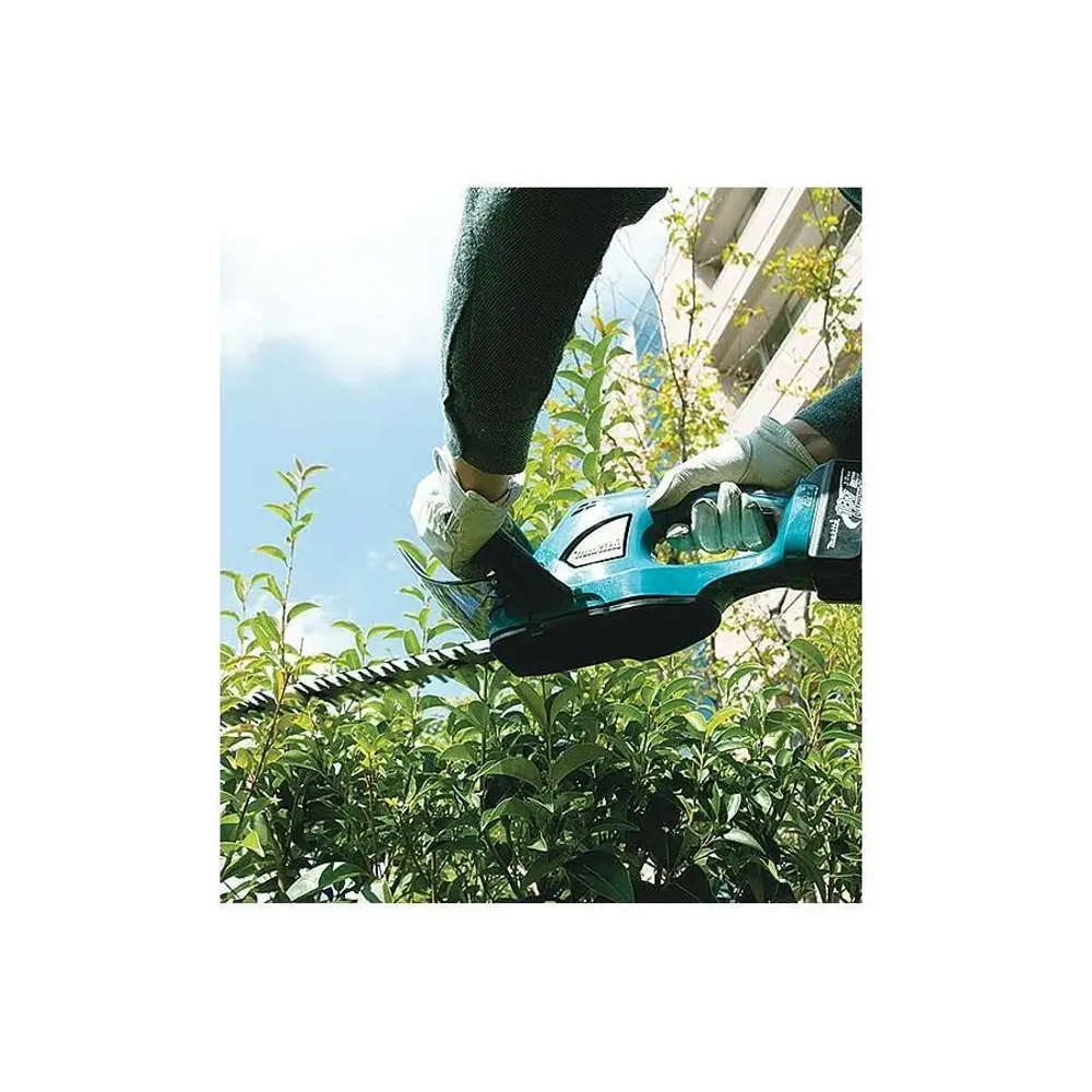 Аккумуляторный кусторез Makita DUH523Z