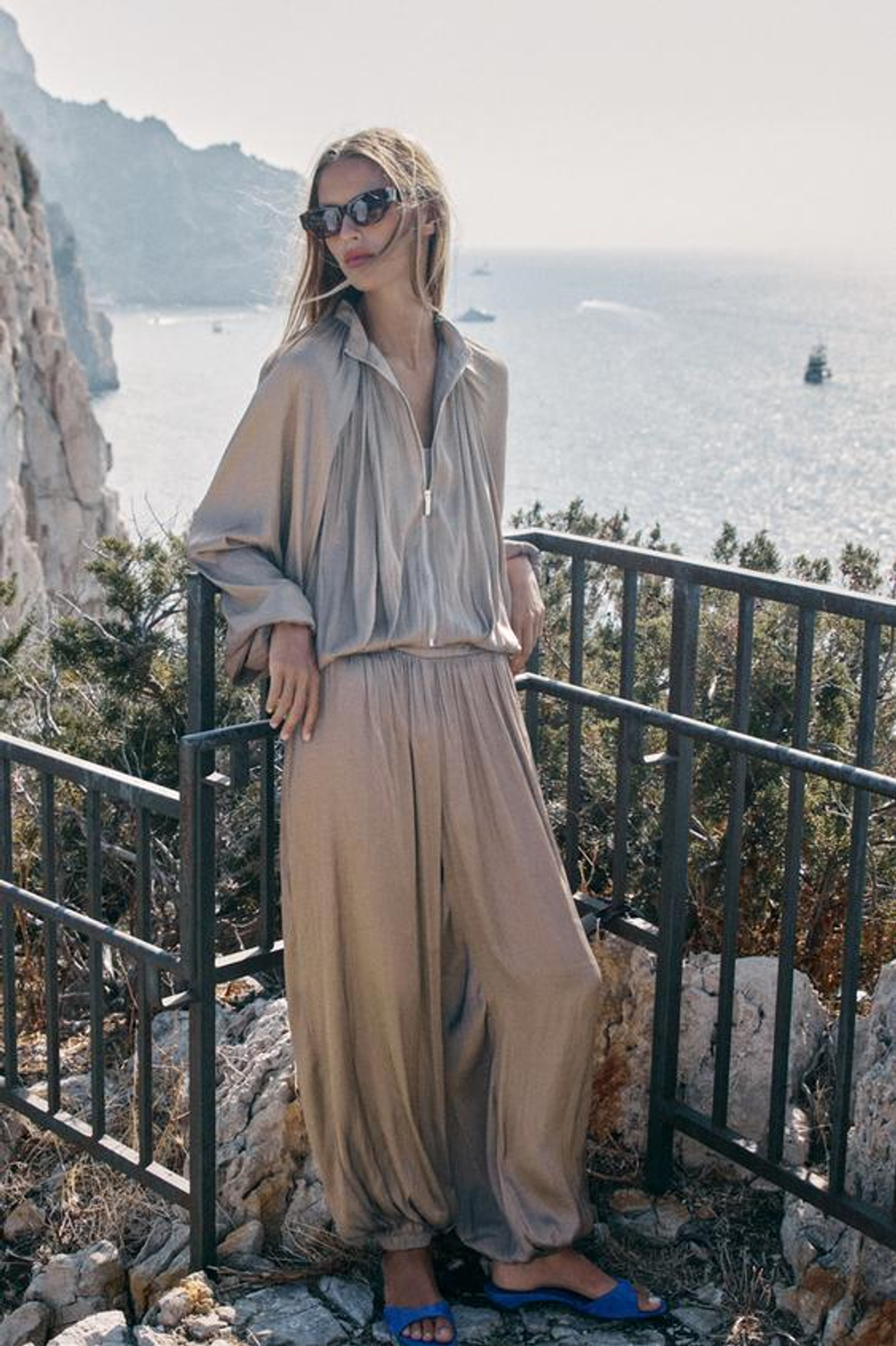 ZARA АТЛАСНЫЙ БОМБЕР, СЕРОВАТО-КОРИЧНЕВЫЙ