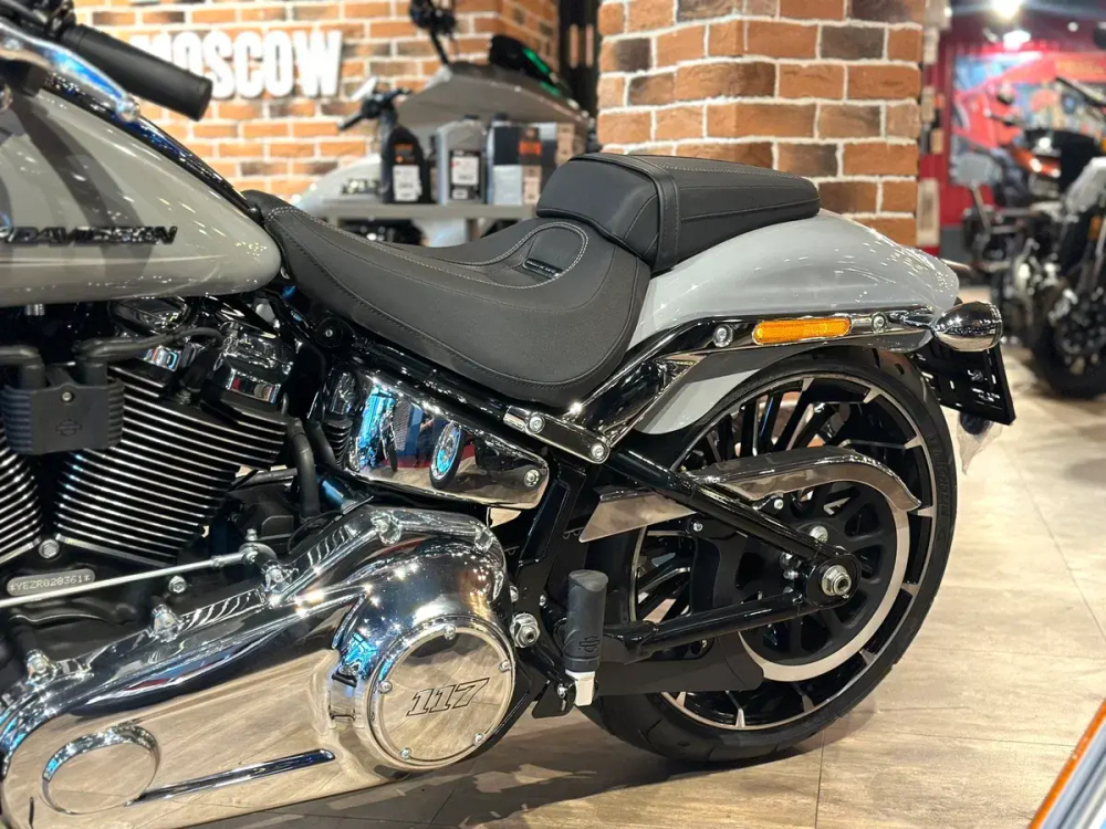 Harley-Davidson BREAKOUT 117 (Billiard Gray ) 2024