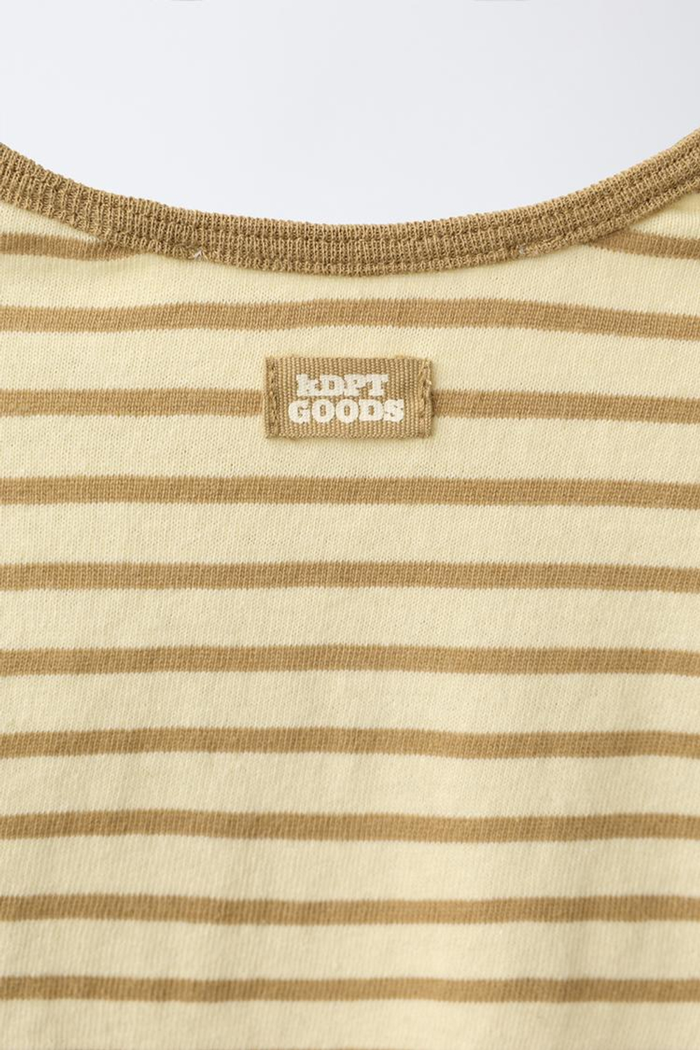 ZARA ФУТБОЛКА В ПОЛОСКУ С НАШИВКОЙ, ЖЕЛТЫЙ