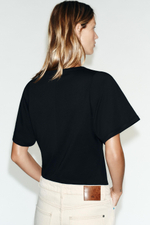 ФУТБОЛКА С КРУГЛЫМ ВЫРЕЗОМ — ZARA