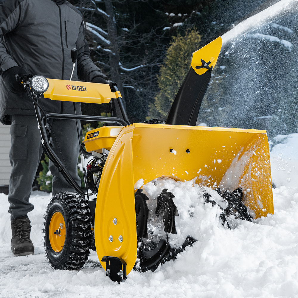 Бензиновая снегоуборочная машина SBM 610, 212 cc, ручной старт, фара Denzel