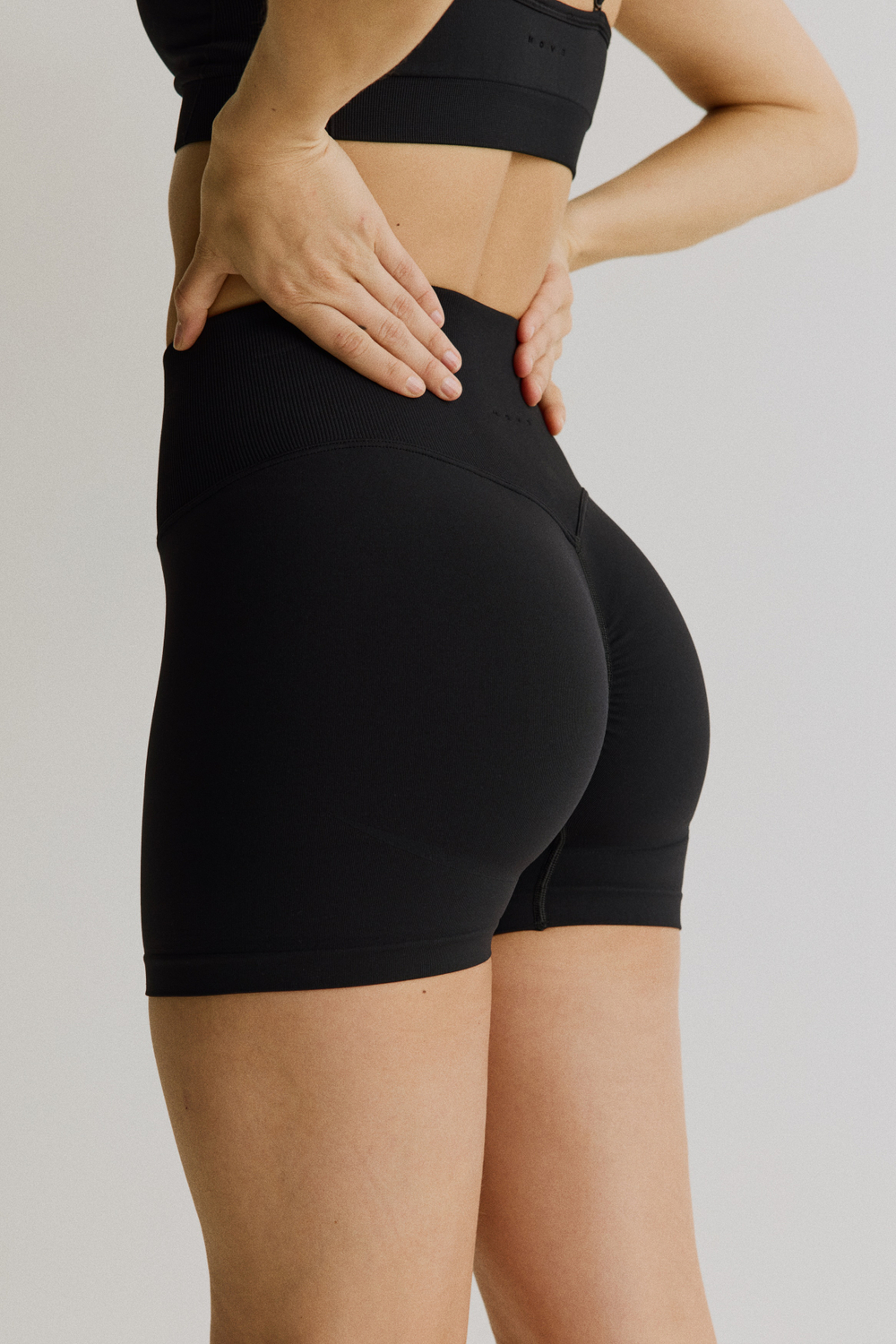 Короткие легинсы Seamless DryMove™ со сборками - H&M