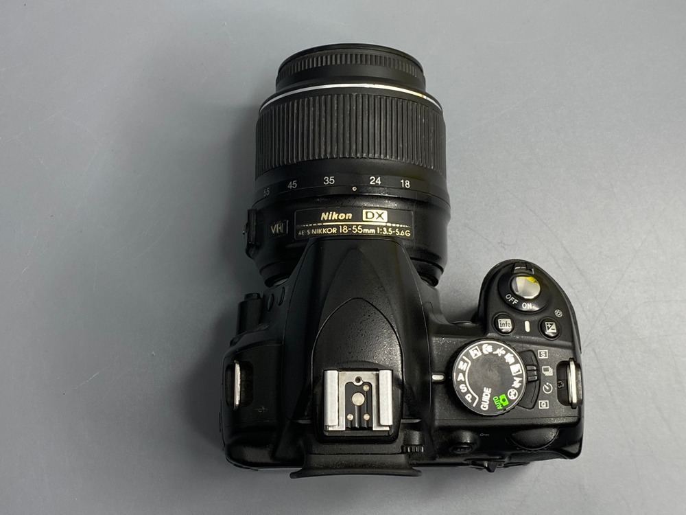 Nikon D3100 Kit 18–55mm — 97 000 кадров