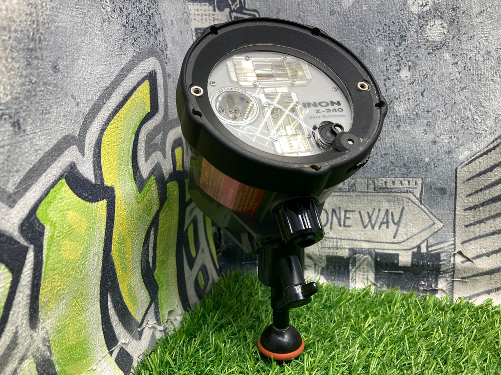 Inon Z240 Type 4 Underwater Strobe