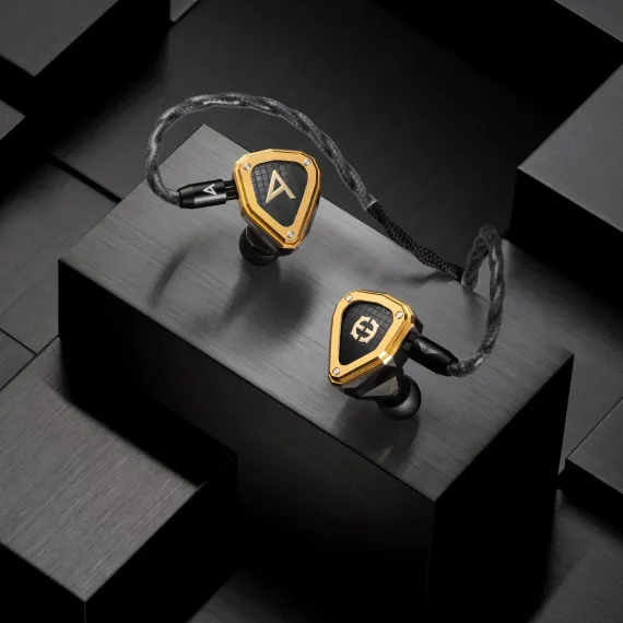 Astell&amp;Kern NOVUS 4.4mm