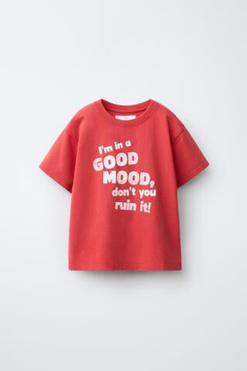 ZARA ФУТБОЛКА С ТЕКСТОВЫМ ПРИНТОМ, КРАСНЫЙ