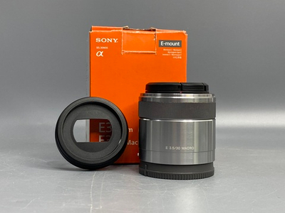 Sony 30mm 3.5 Macro E