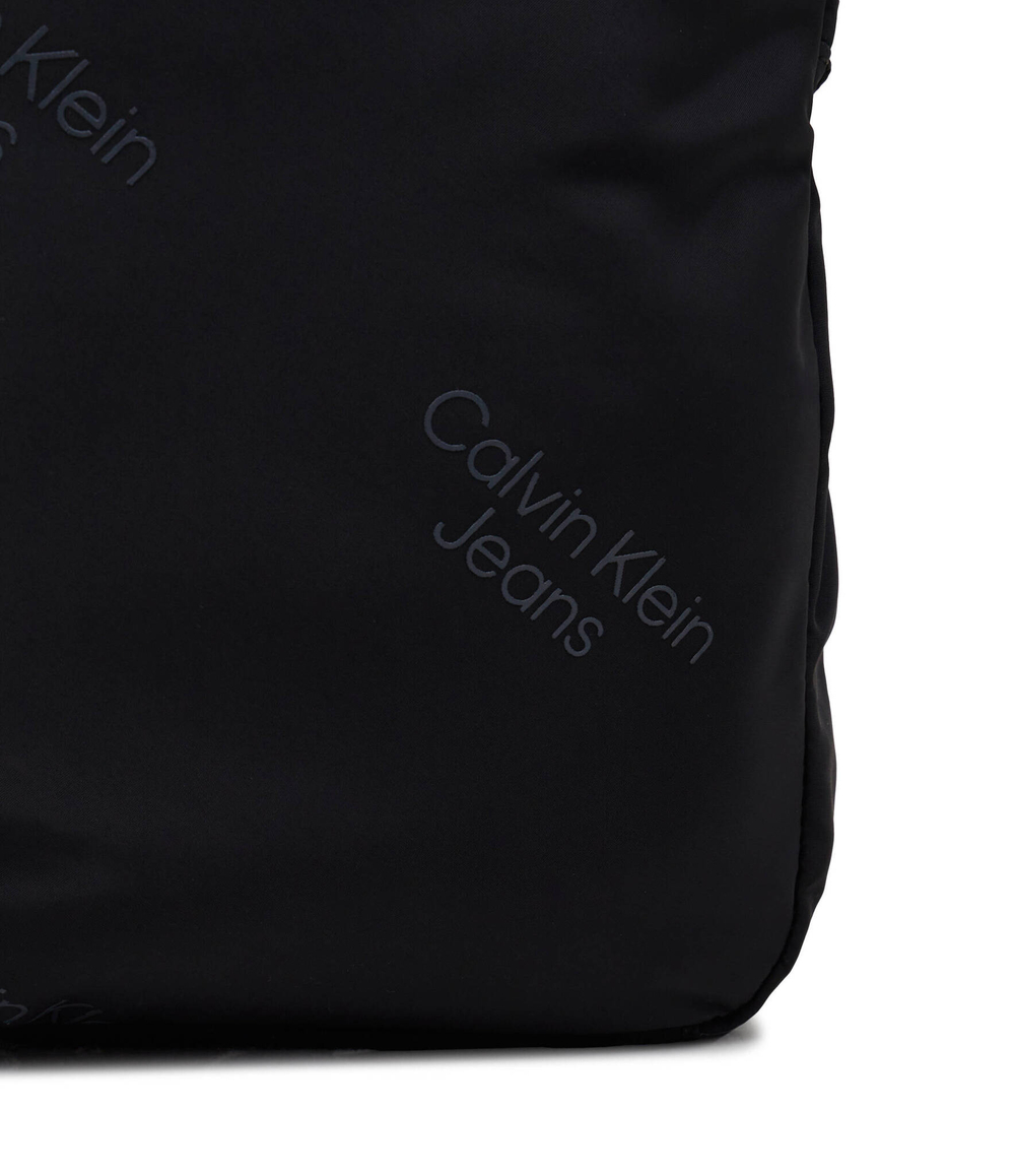 Сумка кросс-боди essentials CALVIN KLEIN JEANS - черный(K50K511823)