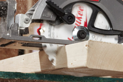 Аккумуляторная субкомпактная дисковая пила MILWAUKEE M12 FUEL FCS442-0, 4933493488