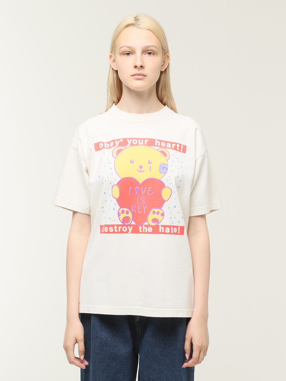 Женская Футболка Obey Your Heart