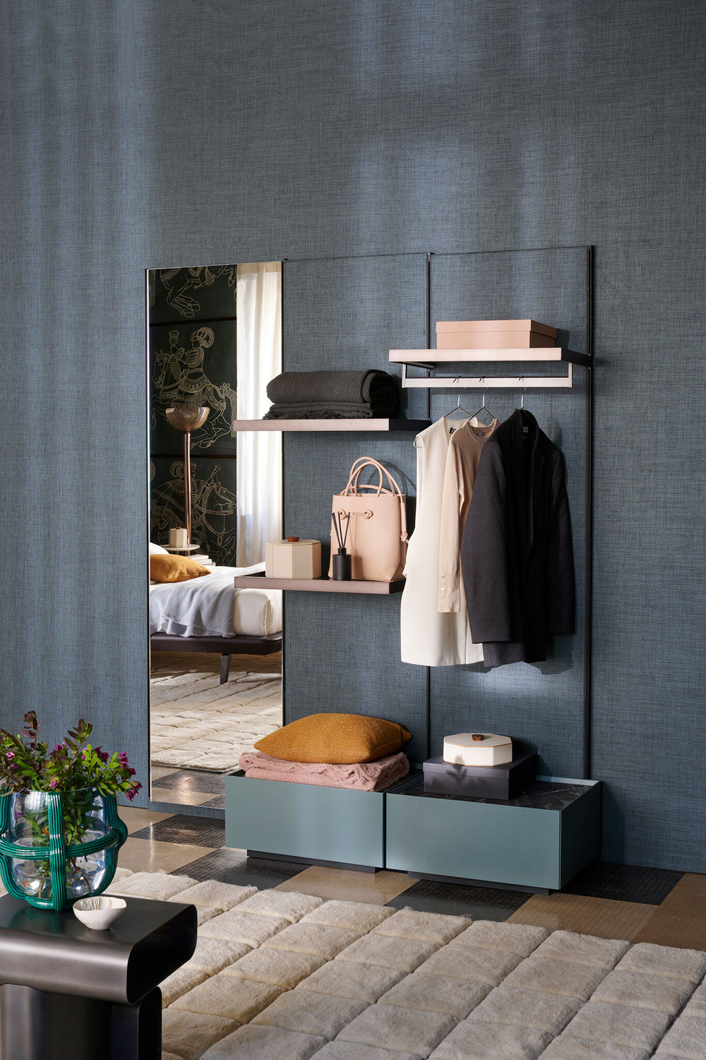 Стол Cassina SOFT CORNERS SIDE TABLE