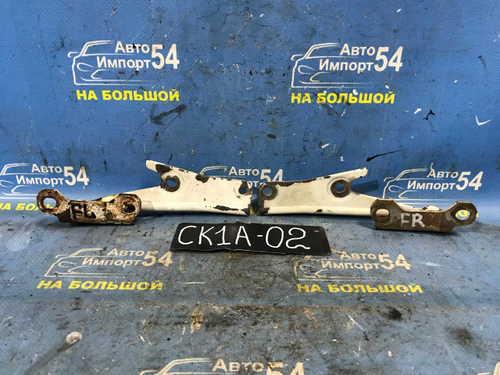 Петля капота правая MITSUBISHI LANCER 2000