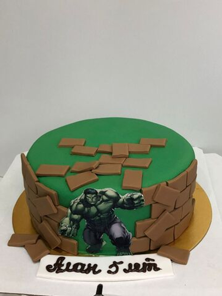 Торт Халк Hulk на день рождение мальчику , в зеленом цвете