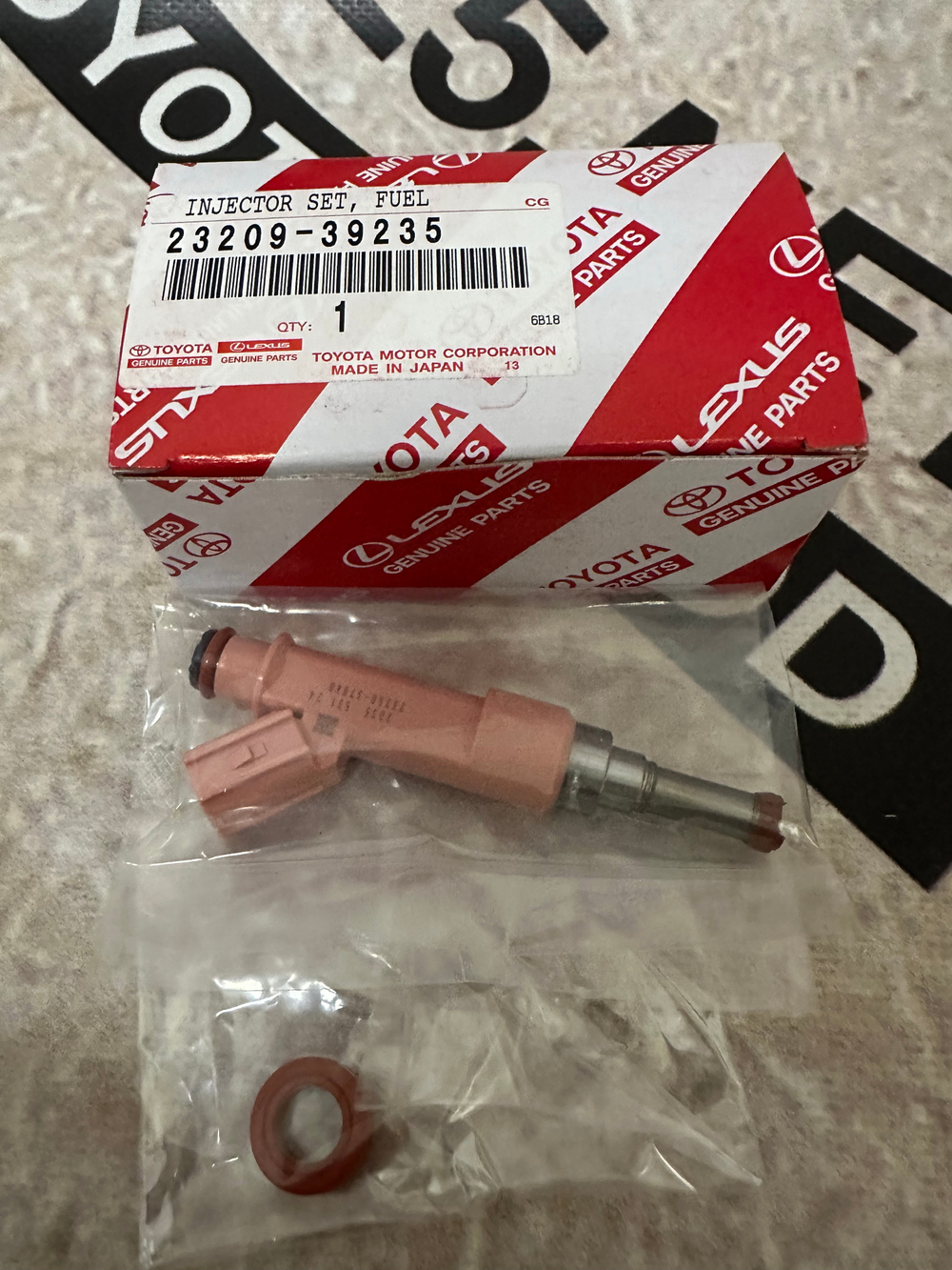 Форсунка топливная TOYOTA 2320939235