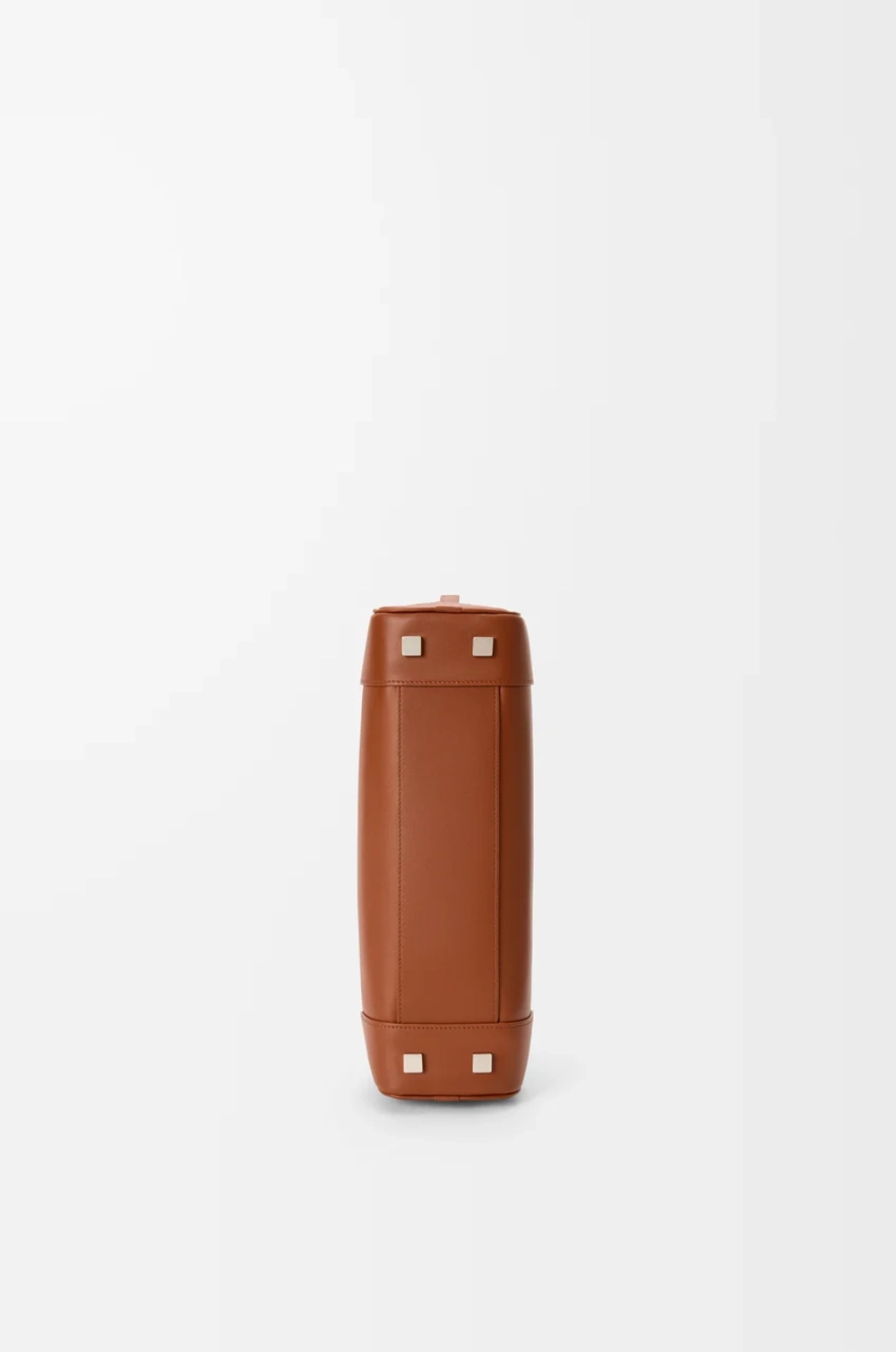 Loewe Укороченная сумка Amazona 31 из блестящей телячьей кожи, светло-коричневый