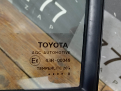 Стекло двери передней левой (форточка) Toyota RAV4 V (XA50) 18-нв Б/У Оригинал 681260R040