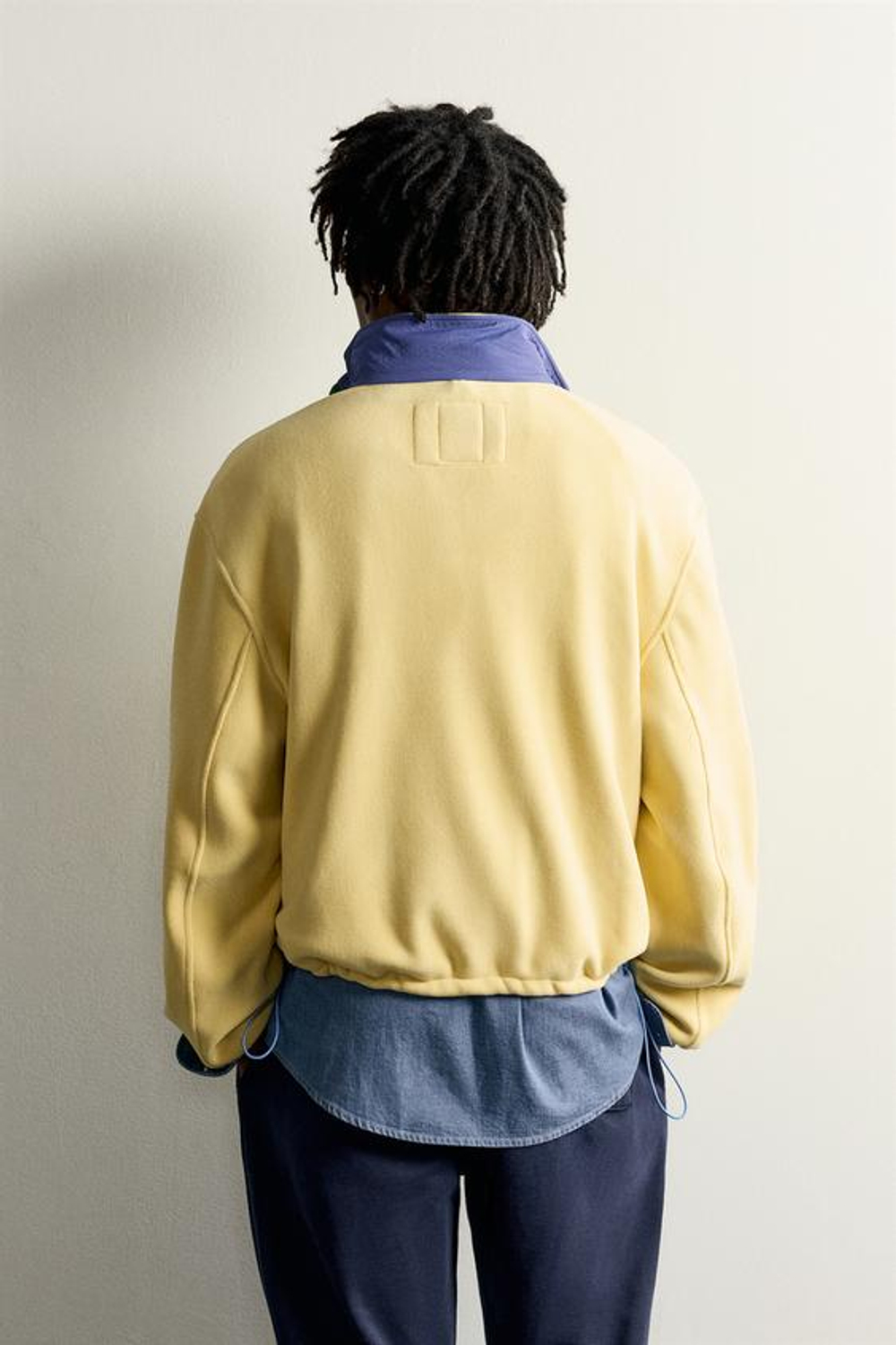 ZARA - FRUIT OF THE LOOM™ ФЛИСОВАЯ ТОЛСТОВКА С НАШИВКАМИ, ЖЕЛТЫЙ