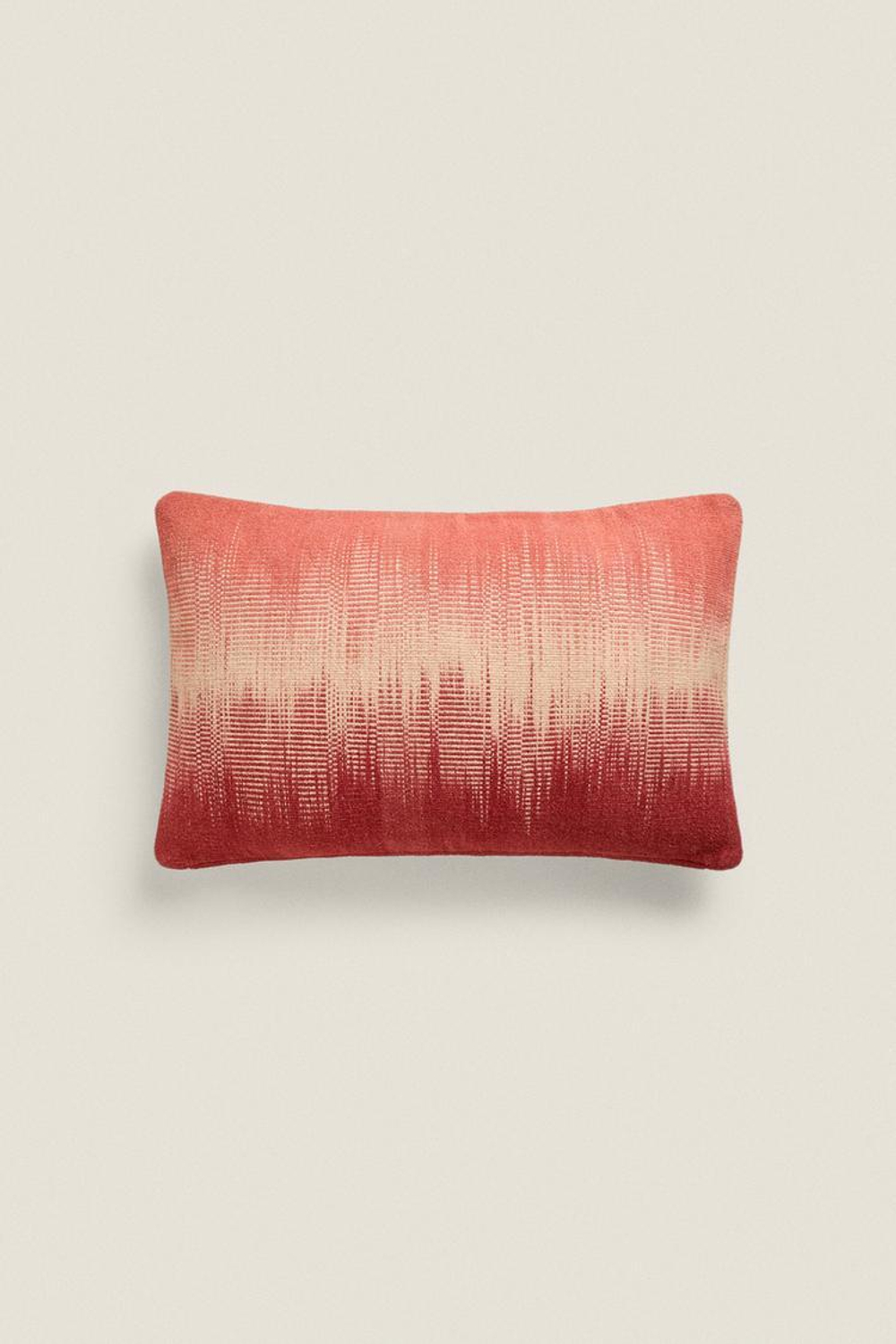 ZARA HOME ЧЕХОЛ ДЛЯ ДЕКОРАТИВНОЙ ПОДУШКИ С КОНТРАСТНЫМ УЗОРОМ, КРАСНЫЙ